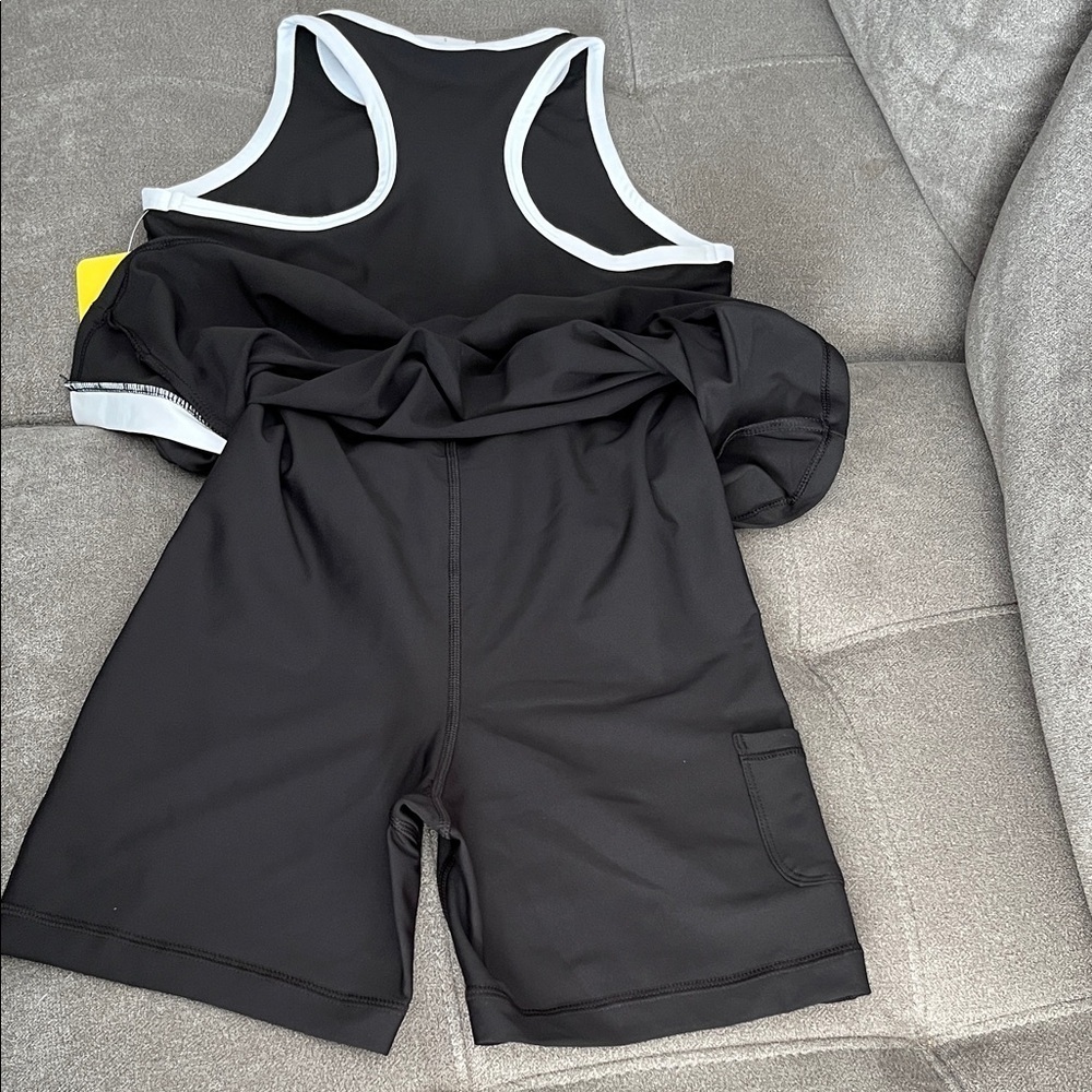Chic Black and White Women's Swim Coverup - Picture 9 of 11